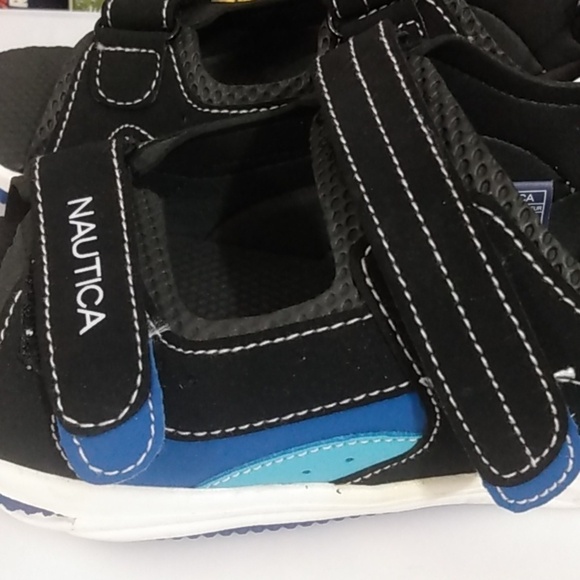 NAUTICA BOY'S BLACK BLUE CROSSOVER VELCRO STRAP SANDALS SIZE 3 NWT - Picture 3 of 9